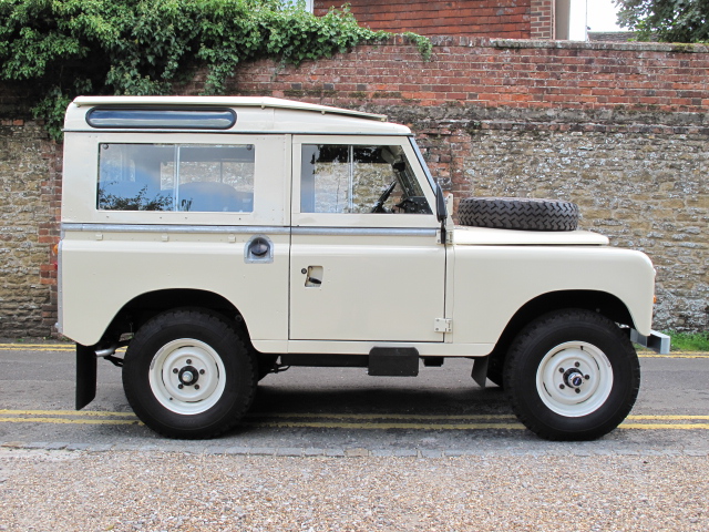 Land Rover Series Series III Station Wagon with Safari Roof 1977 Surrey Near London Hampshire Sussex Bramley Motor Cars