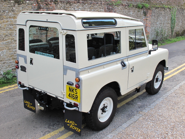 Land rover series outlet roof