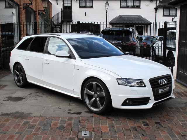 White audi a4 2024 black edition