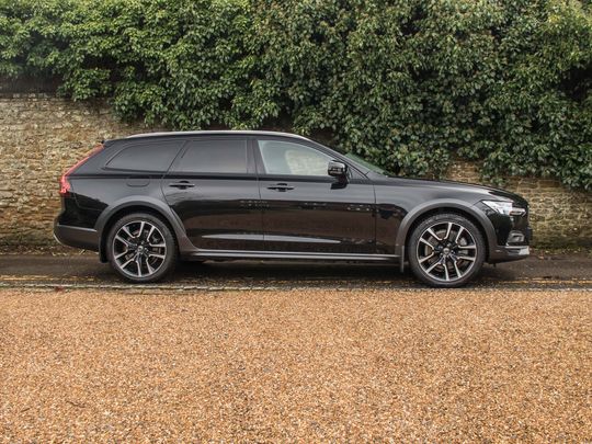 2023 Volvo  V90 Cross County Ultimate B6 MHEV 